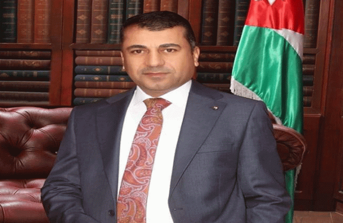 طلال الرواشدة , مبارك  درجة الماجستير في الادارة العامة