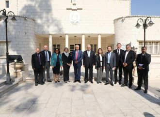 الثقافة والشباب في الاعيان تزور متحف الحياة البرلمانية