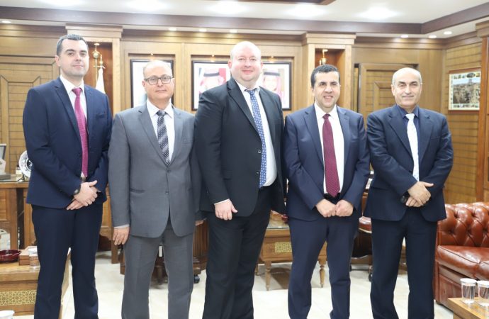 بحث التعاون الثقافي بين الملحق الثقافي الروسي في عمان و البلقاء التطبيقية