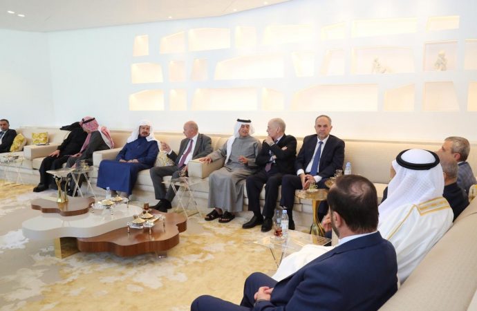 السفير السديري يقيم مأدبة غداء على شرف دولة فيصل الفايز في الرياض