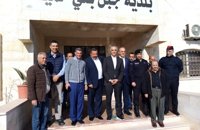 وزير السياحة والآثار يتفقد في زيارة ميدانية موقع مكاور الأثري