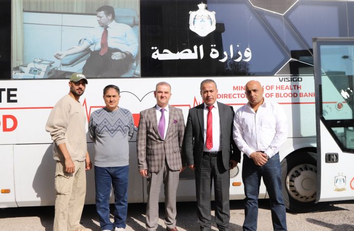 البلقاء التطبيقية تنظم حملة للتبرع بالدم