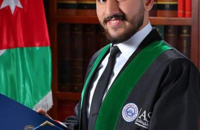 يزن العبوشي مبارك التخرج من الجامعة التطبيقية