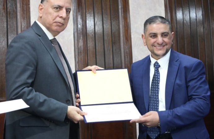 العوامله والدبابسة يفوزان بجائزة الموظف المثالي على مستوى   البلقاء
