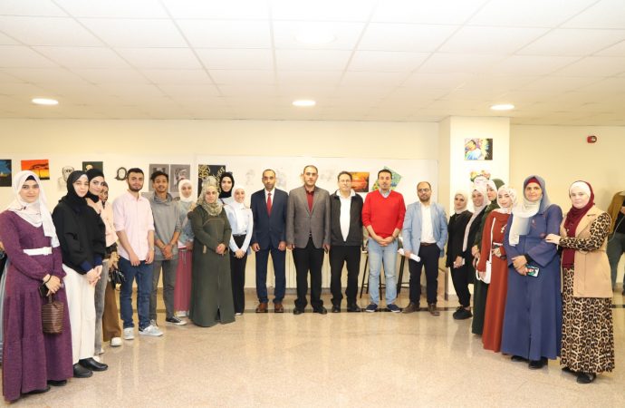 افتتاح معرض الرسم الطلابي الاول في كلية العلوم في البلقاء التطبيقية