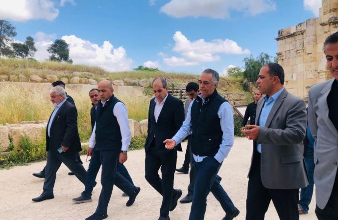 وزير السياحة يتفقد في زيارة ميدانية موقع جرش الأثري