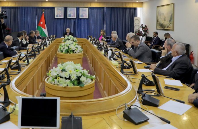 لجنة الشباب في الأعيان تطلع على خطط وبرامج وزارة الشباب