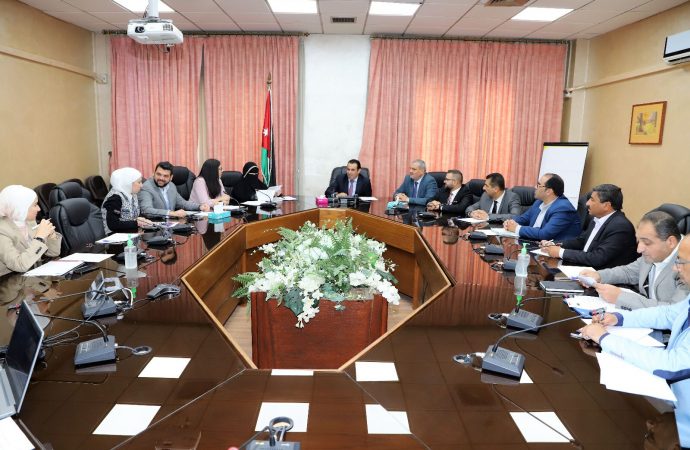 العجارمة يؤكد حرص  وزارة التربية  على توفير بيئة صحية في المدارس