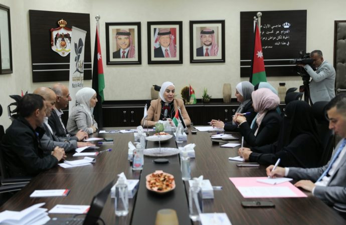 لجنة المرأة وشؤون الأسرة النيابية تطلع على برامج صندوق المعونة الوطنية