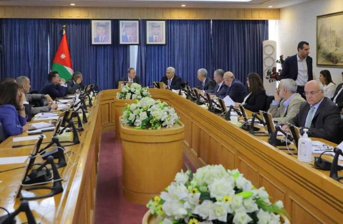 قانونية الأعيان تواصل مناقشة النظام الداخلي للمجلس