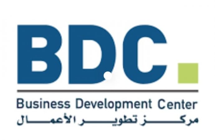 اقتصاديون فرنسيون يزورون مركز تطوير الأعمال