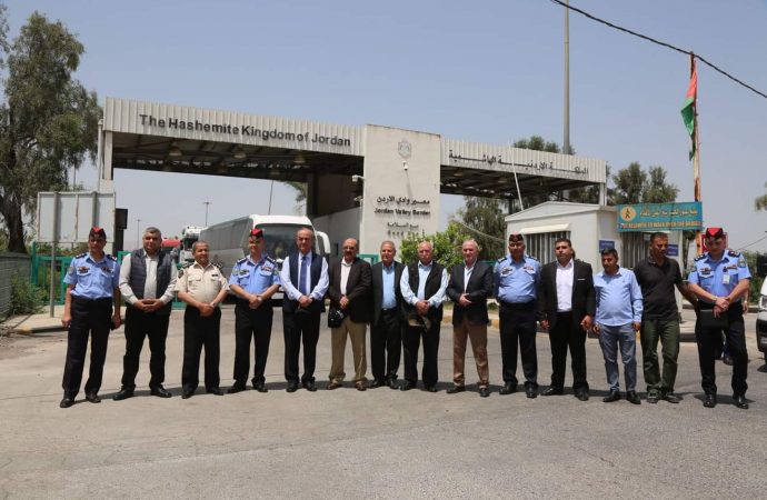 لجنة سياحة الأعيان تزور جسر الملك حسين ومعبر الشيخ حسين