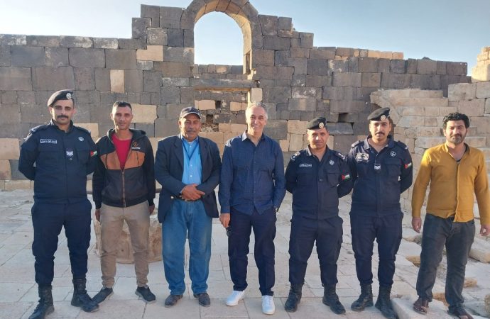 وزير السياحة والآثار يتفقد قصر الحلابات الأثري
