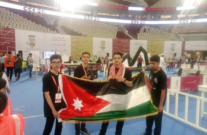 محافظة يهنئ فريق مدرسة الملك عبدالله الطفيلة لفوزهم في البطولة العربية للروبوت في قطر
