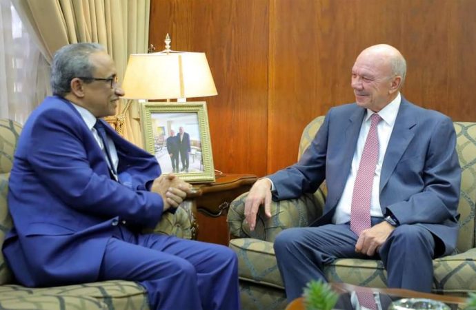 الفايز يدعو لصياغة رؤية عربية تكاملية لمواجهة التحديات الاقتصادية