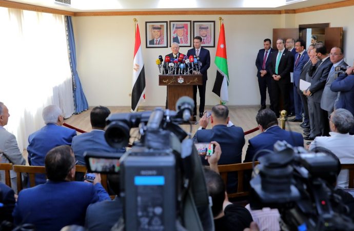 مباحثات برلمانية رسمية بين الصفدي ورئيس مجلس النواب المصري في عمّان