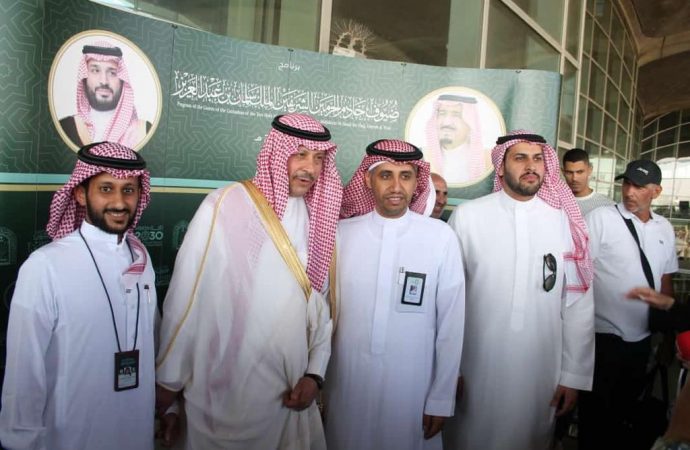 السفير السعودي يودع الدفعة الاولى من ضيوف خادم الحرمين حجاج فلسطين بعمان