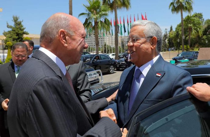 الفايز يجري مباحثات مع رئيس مجلس النواب المصري