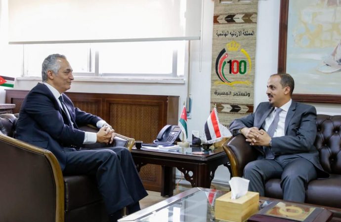 وزير السياحة والآثار القيسي يلتقي نظيره اليمني