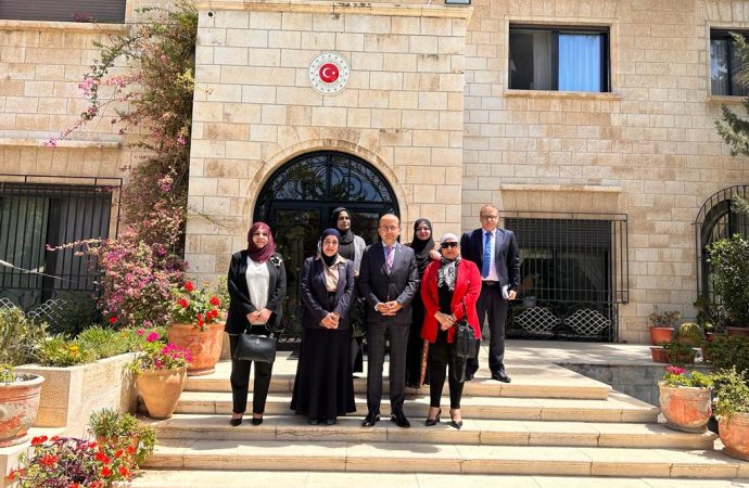 “البرلمانية الأردنية التركية” تزور السفير التركي مهنئة بفوز اردوغان