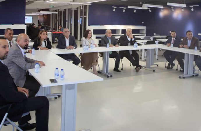 تربوية الأعيان تطلع على برامج لومينوس الجامعية