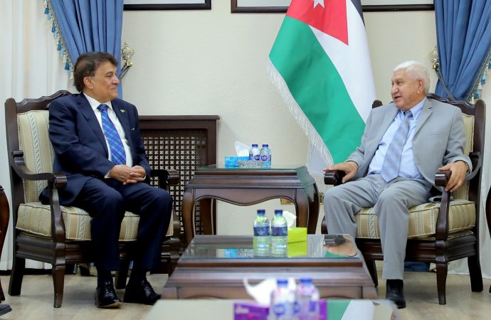 النائب المعايعة يثمن جهود السفير الباكستاني بمناسبة انتهاء عمله