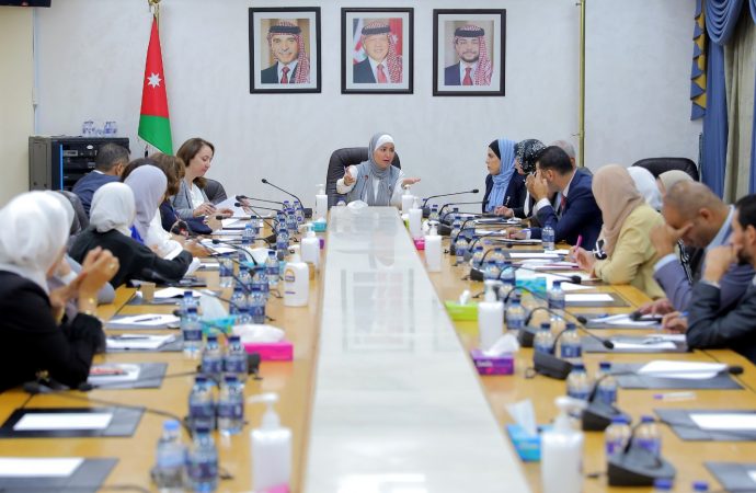 “الأسرة النيابية” تبحث تحديات تواجه مُعلمات في مدارس خاصة