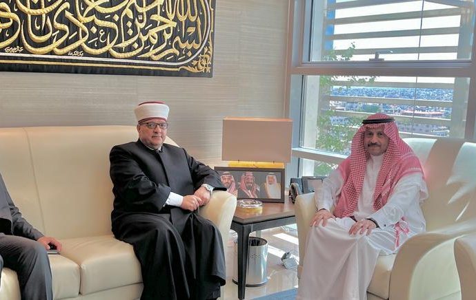 السفير السعودي يستقبل وزير الاوقاف الفلسطيني