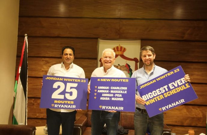 “راين اير” ترفع عدد رحلاتها إلى الأردن ورئيسها التنفيذي يزور البترا