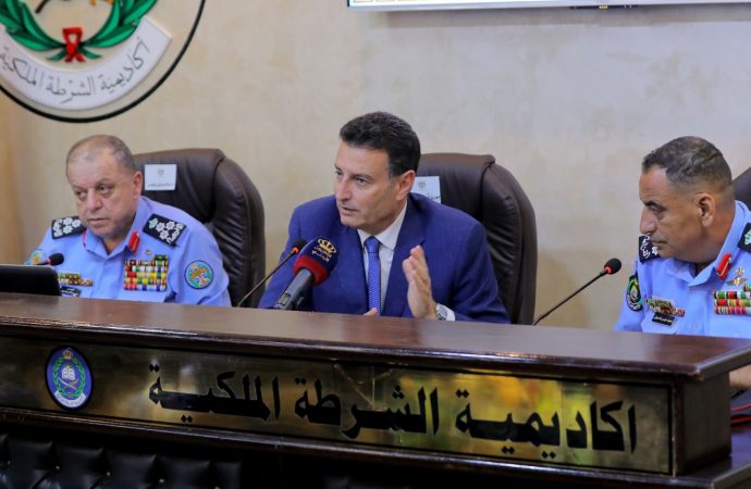 الصفدي يحاضر في أكاديمية الشرطة الملكية حول الحياة البرلمانية والحزبية