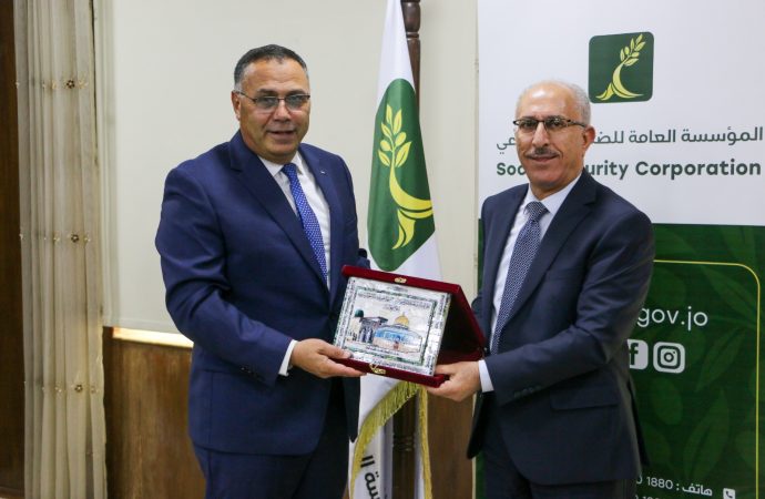 الضمان تؤكد وضع إمكاناتها وخبراتها الفنية والتأمينية بخدمة  الفلسطينيين