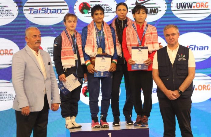 الهند تتصدر جدول ميداليات بطولة العالم للمصارعة للشباب