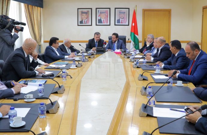 “الصحة النيابية” تؤكد أهمية النهوض بواقع الرعاية الصحية للمواطنين وتحسين الخدمات العلاجية لهم