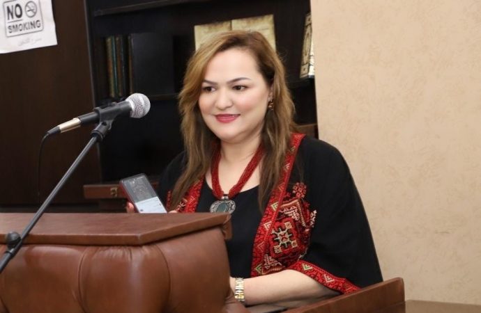 الكاتبة الكردي بصدد طرح كتابها الجديد “حقبة زمنية”