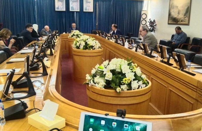 خدمات الأعيان تتابع تنفيذ استراتيجيات وخطط قطاع النقل