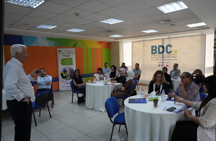 مركز تطوير الأعمال يستضيف خبير فرنسي في قطاع مستحضرات التجميل