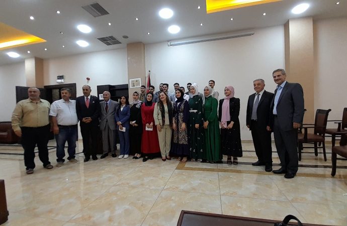 جمعية صلاح الدين الكردية تحتفل بتكريم أبنائها الناجحين بالتوجيهي