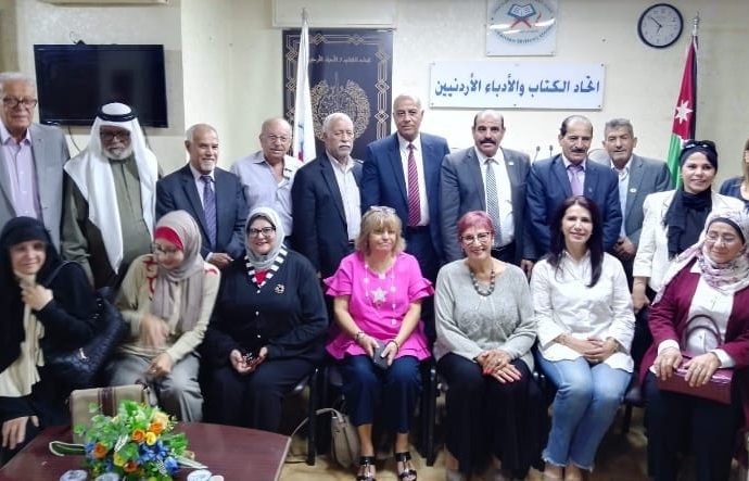 الكاتبة منصور تشهر كتابها “حديث المساء” في اتحاد الكتاب