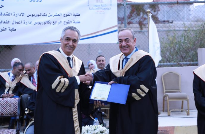 وزير السياحة يرعى حفل تخريج طلبة كلية عمون الجامعية