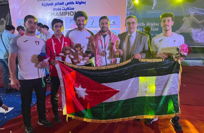 المصري يتوج بالميدالية البرونزية لكأس العالم بالمبارزة