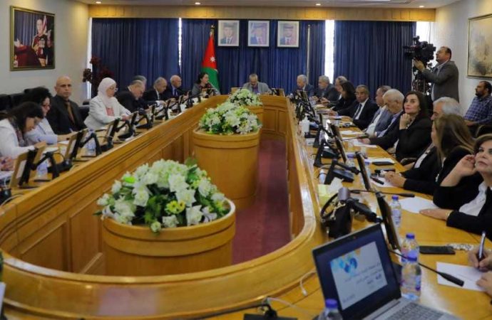 “خدمات الأعيان” تؤكد أهمية التركيز على الأولويات الوطنية بالبحث العلمي