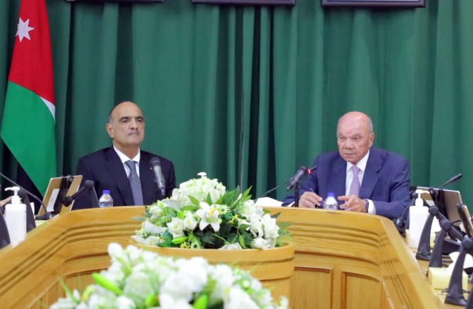 الخصاونة يُطلع رئيس مجلس الأعيان على جهود الأردن بقيادة الملك لوقف العدوان على غزة