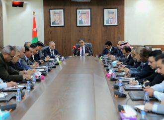 “فلسطين النيابية تلتقي مُدير “الشؤون الفلسطينية” ورؤساء لجان المُخيمات