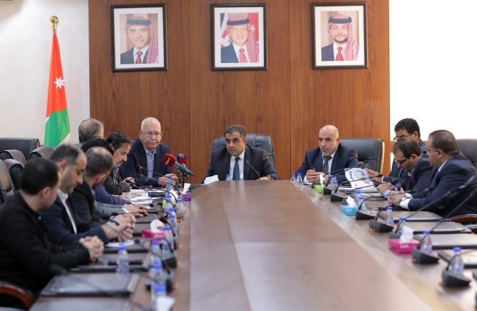 فلسطين النيابية تلتقي اللجنة العليا والهيئة العربية الدولية للإعمار في فلسطين