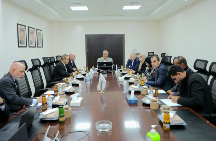 الآثار النيابية” تناقش المواضيع المتعلقة بالقطاع السياحي