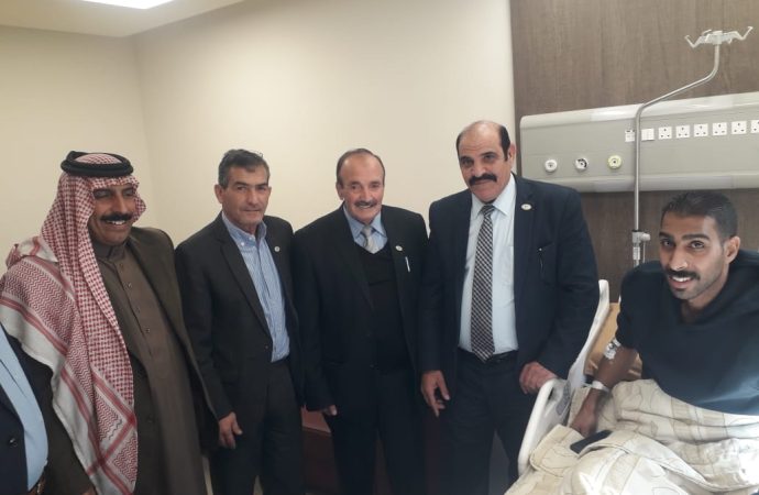 اتحاد الكتاب يزور جرحى المستشفى الميداني غزة في المدينة الطبية