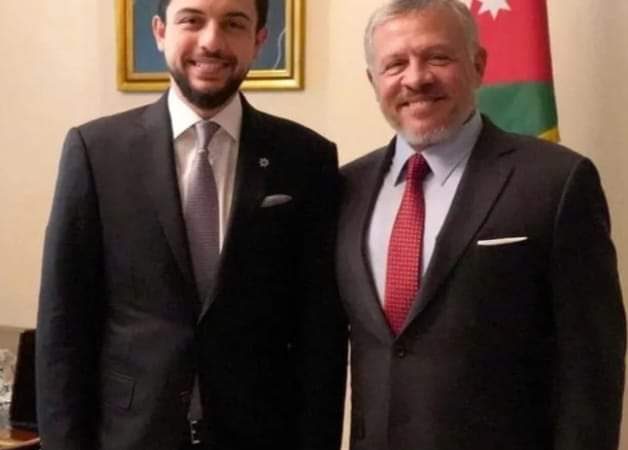 الملك وولي العهد يعزيان بوفاة شقيق مستشار الملك لشؤون العشائر