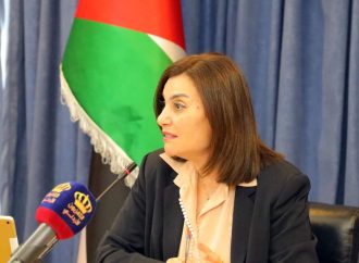 تربوية الأعيان تطلق مبادرة” ويبقى التعليم حيًّا “