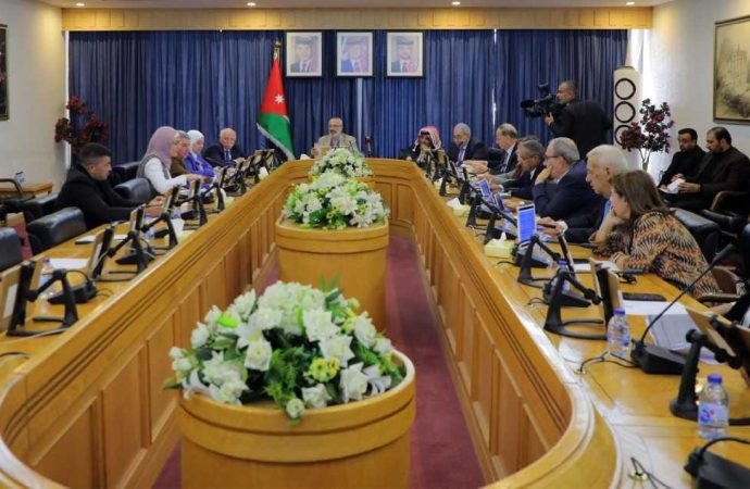 خدمات الأعيان تتابع تنفيذ توصيات لتطوير قطاع النقل