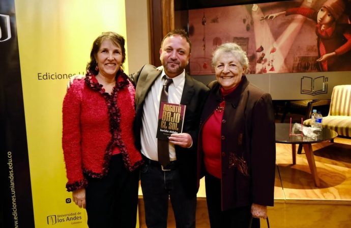 الروائي هاني القنطار يوقع روايته “بوغوتا تحت الشمس”